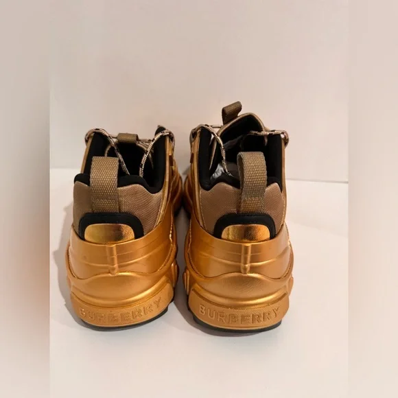 Burberry men new sneakers size 9 - Picture 4 of 4